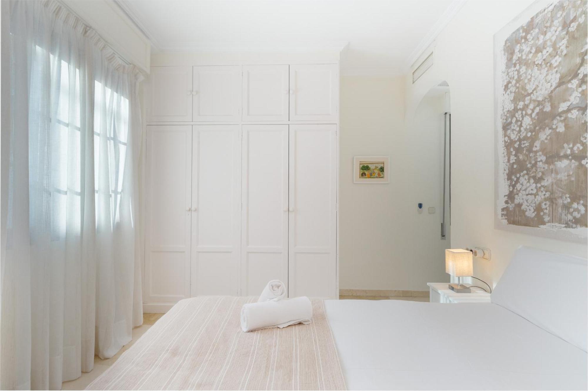 Wide With Terrace & Parking- 3bd 2bth- Alfalfa Apartament Sewilla