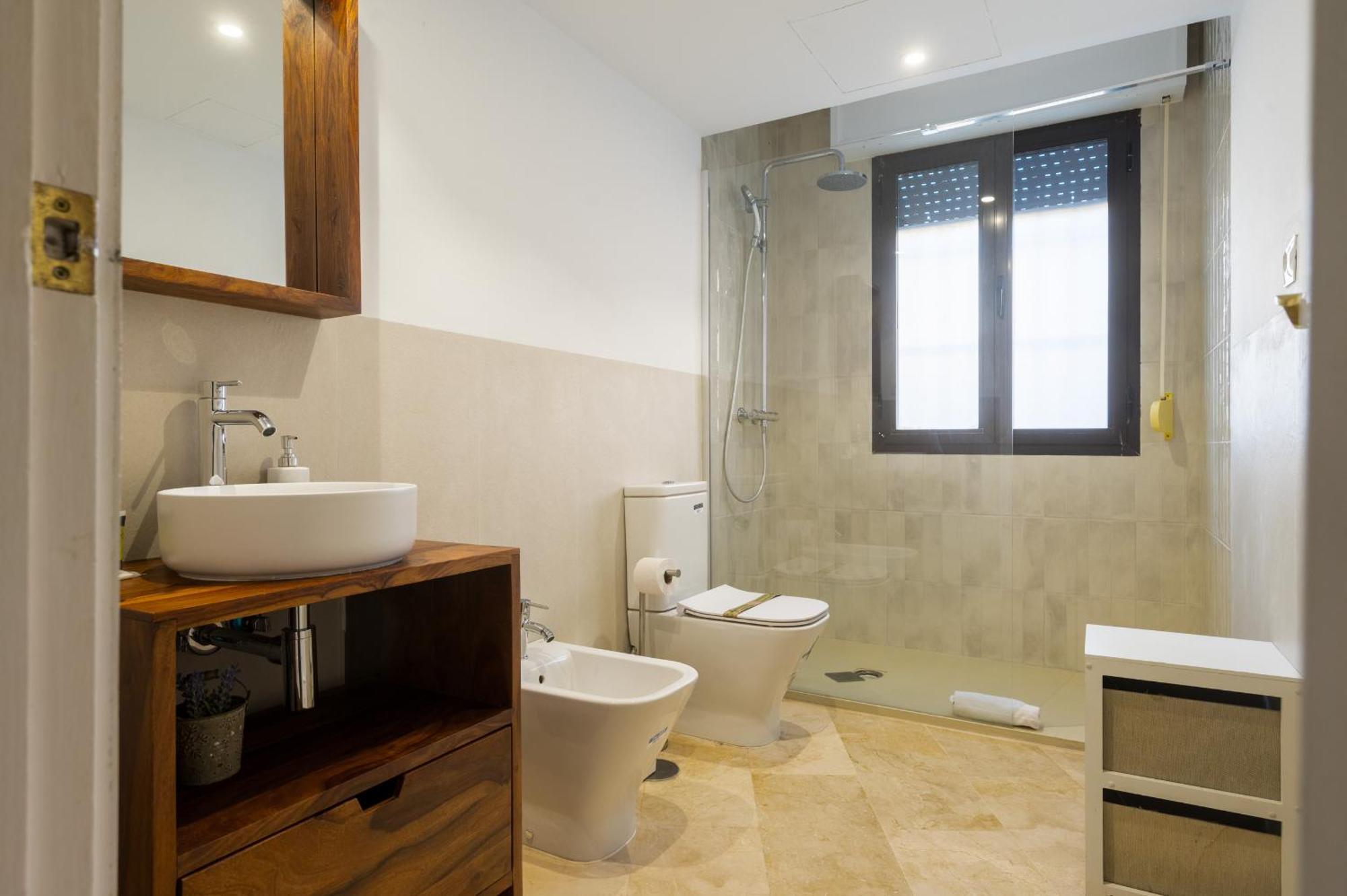 Wide With Terrace & Parking- 3bd 2bth- Alfalfa * Sewilla